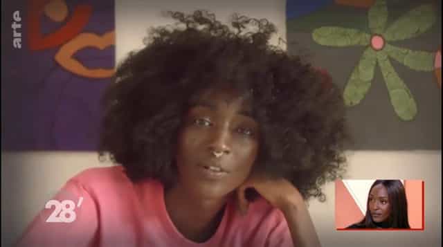 Je présente la traductrice en français